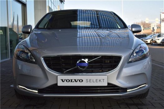 Volvo V40 - 1.6 T3 Momentum Achteruit rij camera, 17