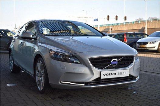 Volvo V40 - 1.6 T3 Momentum Achteruit rij camera, 17