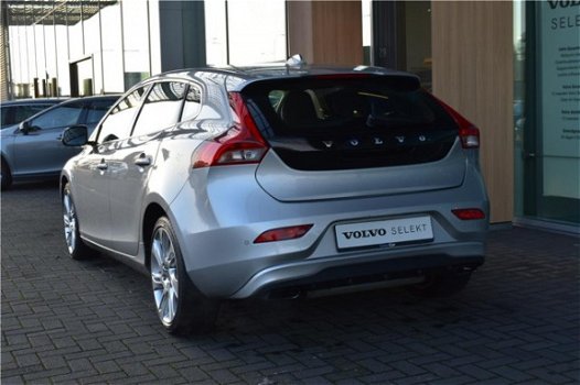 Volvo V40 - 1.6 T3 Momentum Achteruit rij camera, 17