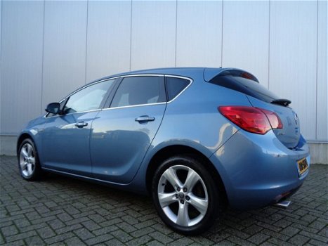 Opel Astra - 1.4 Turbo Edition, 120 PK, Navigatie en 17 inch LMV - 1