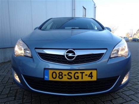 Opel Astra - 1.4 Turbo Edition, 120 PK, Navigatie en 17 inch LMV - 1