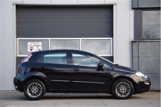 Fiat Punto Evo - 1.3 M-Jet Dynamic / Clima / Cruise / LMV / 5 drs. / Armsteun / - 1