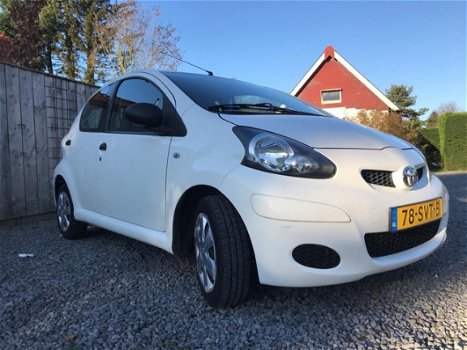 Toyota Aygo - 1.0-12V Now , APK, NAP, 5-deurs, Airco, nette auto - 1