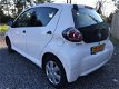 Toyota Aygo - 1.0-12V Now , APK, NAP, 5-deurs, Airco, nette auto - 1 - Thumbnail