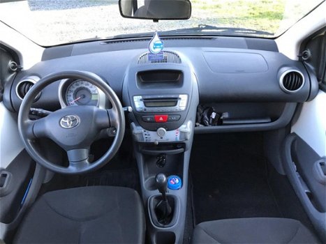 Toyota Aygo - 1.0-12V Now , APK, NAP, 5-deurs, Airco, nette auto - 1