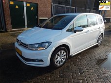 Volkswagen Touran - 2.0 TDI SCR Comfortline Ex overheidsauto, Automaat