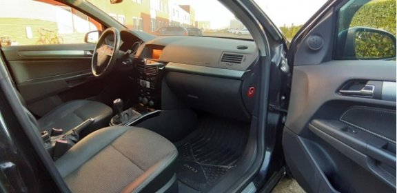 Opel Astra Wagon - 1.9 CDTi Cosmo 150pk NAP Halfleder Clima Xenon - 1