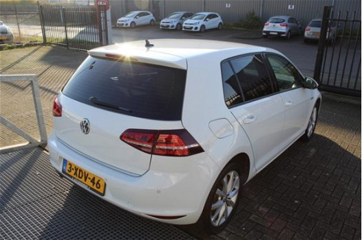 Volkswagen Golf - 1.2 TSI CUP Edition Automaat/Navigatie/Climate controle/Cruise controle/Parkeersen - 1