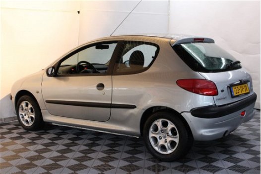 Peugeot 206 - 1.4 XR 75pk APK-OKTOBER2020 incl NAP RADIO '02 - 1