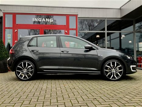 Volkswagen Golf - 1.4 TSI GTE DSG * NAVIGATIE/ LEDER/ 19 INCH/ XENON/ LED - 1