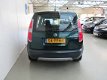 Skoda Roomster - 1.2 TSI Ambition *AIRCO*CRUISE*STOELVERW.*DEALERONDERHOUDEN - 1 - Thumbnail