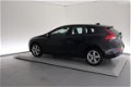 Volvo V40 - D2 Panorama / Standkachel / OnCall / Leder / Keyless / Stoelverwarming - 1 - Thumbnail