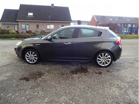 Alfa Romeo Giulietta - 1.4 T Distinctive 170pk / Navigatie / Profiteer van onze winteractie - 1