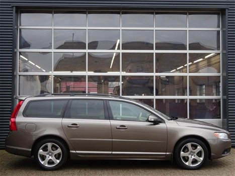 Volvo V70 - 2.0 T I Xenon I Pdc I Aut. Koffer I Leder I Zeer netjes - 1