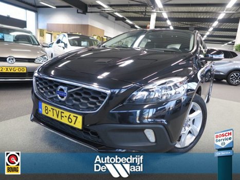 Volvo V40 Cross Country - 1.6 T4 180pk Momentum NAVI/CLIMA/TREKHAAK/PDC - 1