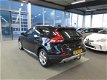 Volvo V40 Cross Country - 1.6 T4 180pk Momentum NAVI/CLIMA/TREKHAAK/PDC - 1 - Thumbnail