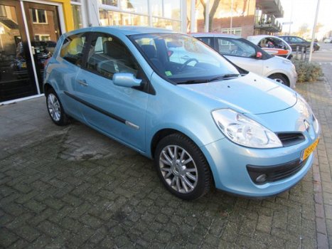 Renault Clio - 1.2 TCE Special Rip Curl Airco Lichtm.velgen Radio Carkit - 1