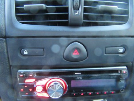 Renault Clio - 1.4-16V Community Radio CD Elektr.ramen Cpv - 1