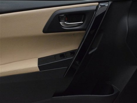 Toyota Auris Touring Sports - 1.8 Hybrid Lease | Leder | Panoramadak | Navigatie | - 1
