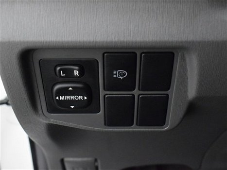 Toyota Prius - 1.8 Dynamic | Origineel NL | Dealeronderhouden | NAP | - 1