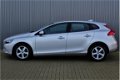 Volvo V40 - 2.0 D2 Kinetic 58000KM - 1 - Thumbnail