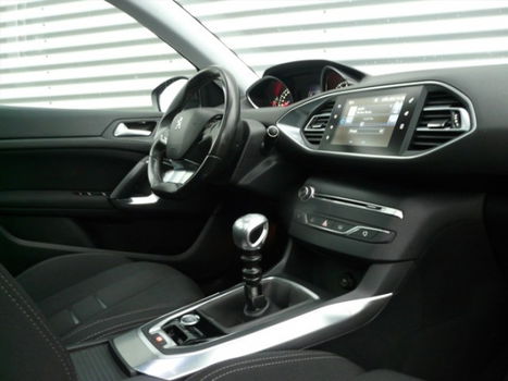 Peugeot 308 - 1.6HDi 115pk Première. Navi. Key less. Pano-dak - 1