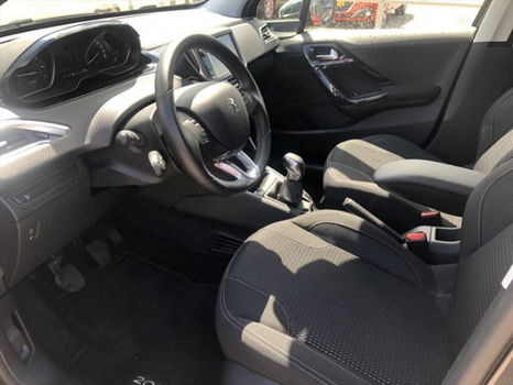 Peugeot 208 - Allure 1.2 Puretech 82pk 5-DRS Navigatie, Climate control - 1