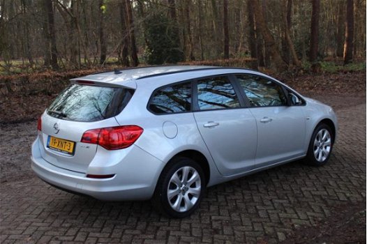 Opel Astra Sports Tourer - 1.4 Cosmo, Navigatie - 1