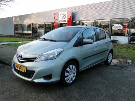 Toyota Yaris - 1.3 Aspiration Clima Navigatie 6-bak - 1