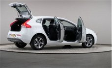 Volvo V40 - 2.0 D2 Momentum Business Pack Connect, Navigatie