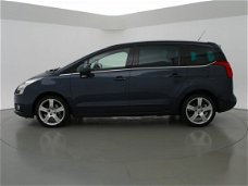 Peugeot 5008 - 1.6 THP ALLURE AUT. 7-PERSOONS LEDER/PANORAMA/NAVIGATIE