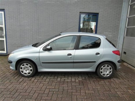 Peugeot 206 - 1.4 Gentry - 1