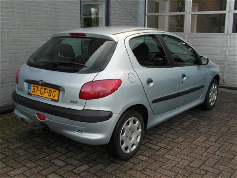 Peugeot 206 - 1.4 Gentry - 1