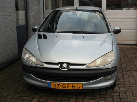 Peugeot 206 - 1.4 Gentry - 1