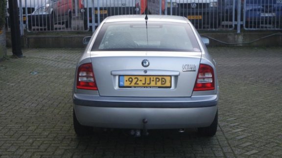 Skoda Octavia - 2.0 Comfort - 1