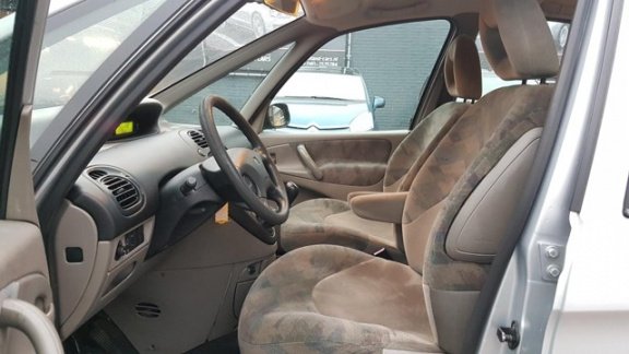 Citroën Xsara Picasso - 1.8i-16V Plaisir - Airco ecc - Nieuwe koppeling - Trekhaak - 1