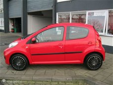 Peugeot 107 - 1.0-12V Sublime 5DRS AIRCO NL-AUTO N.A.P. KM-GARANTIE ✔️