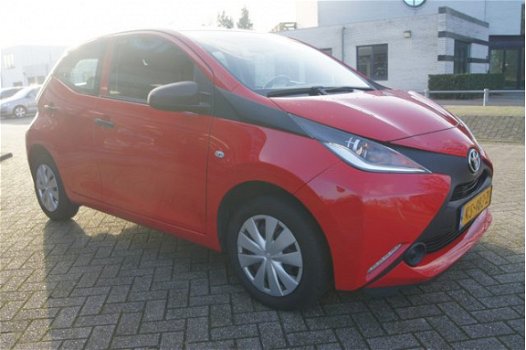 Toyota Aygo - 1.0 VVT-i x-now Airco I Cruise Control I VVT-i motor I Elektrische Ramen I Centrale Ve - 1