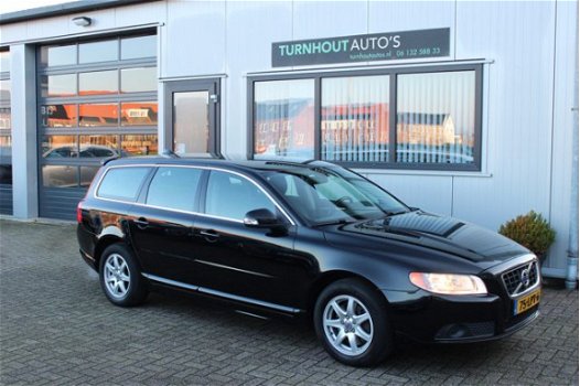 Volvo V70 - 2.0T Kinetic | PDC voor en achter | Navi | Trekhaak - 1