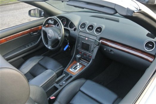 Audi A4 Cabriolet - 3.0 V6 automaat leder inruil mogelijk - 1