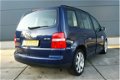 Volkswagen Touran - 1.6-16V FSI Athene AIRCO, RADIO/CD - 1 - Thumbnail