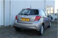 Toyota Yaris - 1.5 Hybrid Aspiration + navigatie - 1 - Thumbnail