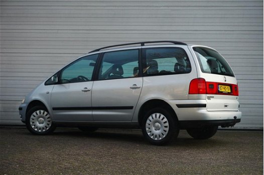 Volkswagen Sharan - 2.0 Comfortline 7-Pers*Trekhaak*Airco*Cruise*Elektr. Ramen*Etc - 1