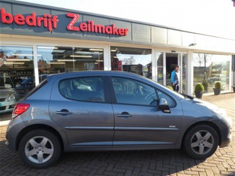 Peugeot 207 - 1.4 VTI 90PK MILLESIM 200 5 DEURS AIRCO TREKH - 1