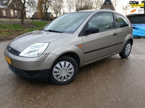 Ford Fiesta - 1.25-16V Celebration BJ 2003 Nieuwe apk - 1