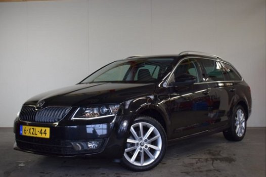 Skoda Octavia Combi - 1.2TSI DSG ELEGANCE NAVI/XENON/KEYLESS/ST.VERWARM//MEMORY - 1