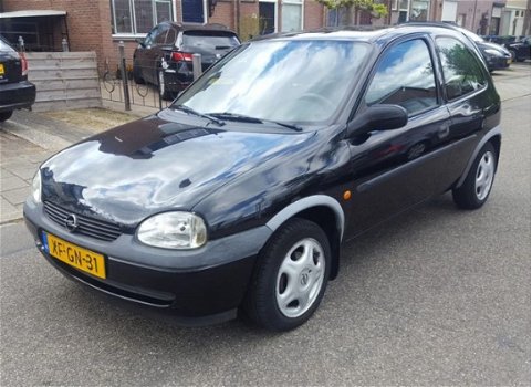 Opel Corsa - 1.4i-16V Strada NIEUWE APK - NAP - STUURBEKRA - 1