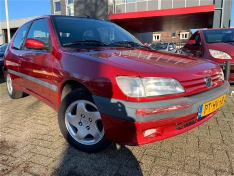 Peugeot 306 - 1.8 XT Belfort Automaat Elek. ramen Nieuwe APK - 1