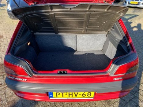 Peugeot 306 - 1.8 XT Belfort Automaat Elek. ramen Nieuwe APK - 1