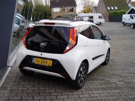 Toyota Aygo - 1.0 VVT-i 72pk 5D - 1